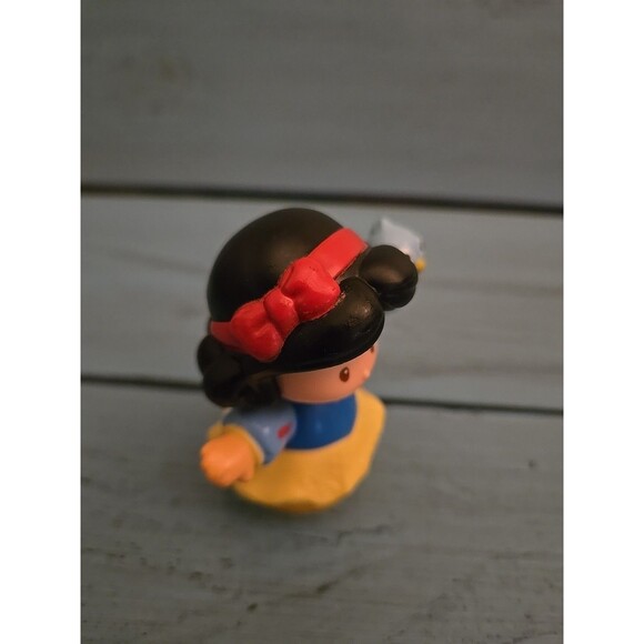 Fisher Price Little People Figures Snowhite Single Doll Replacement 2" Long Toy - Picture 3 of 8